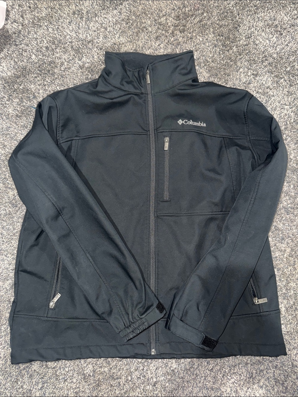 Columbia Men's Black Full-Zip Softshell Jacket